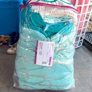 Full/Queen Comforter Set in Aqua/Silver